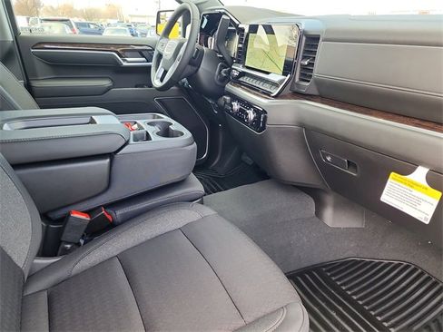 New 2026 GMC Sierra 1500 Elevation image 17