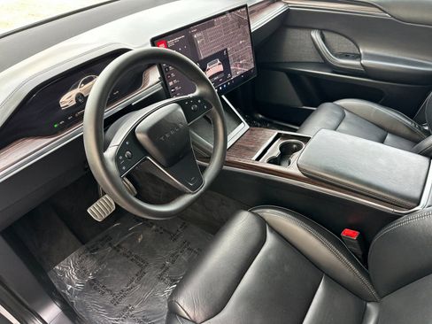 Used 2024 Tesla Model X image 10