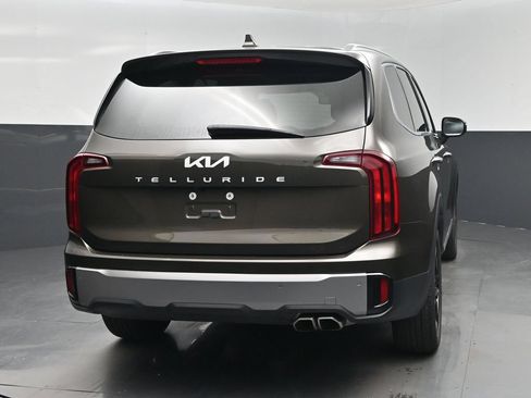 Certified 2025 Kia Telluride S FWD image 11