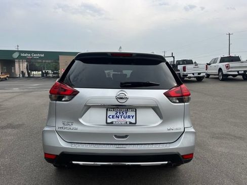 Used 2017 Nissan Rogue SV AWD/4WD image 13
