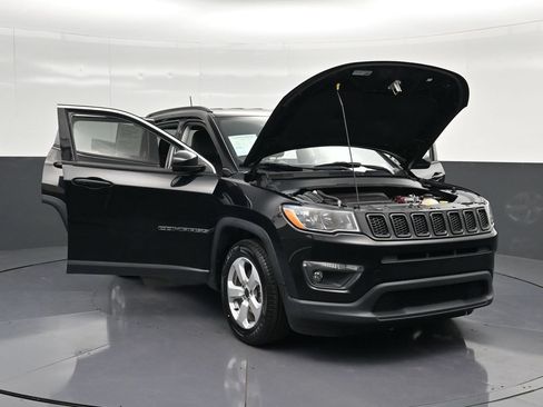 Used 2021 Jeep Compass Latitude FWD image 37