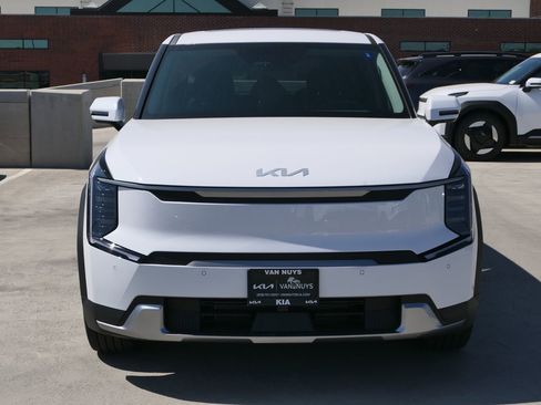 New 2026 Kia EV9 Light image 8