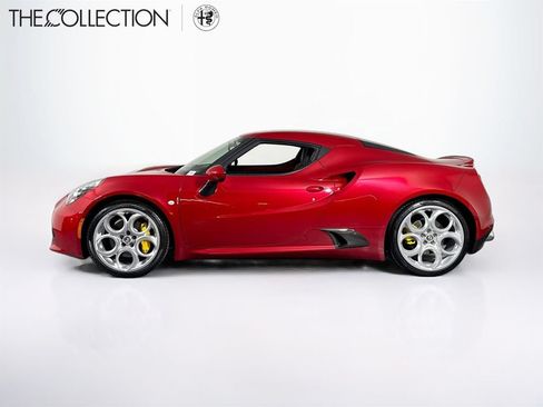 Used 2016 Alfa Romeo 4C Coupe w/ Convenience Group - Coupe RWD image 2