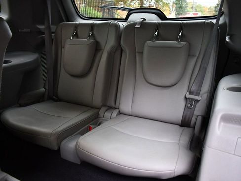 Used 2013 Toyota Highlander SE image 33