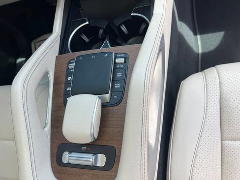 Used 2022 Mercedes-Benz GLS 450 4MATIC image 22