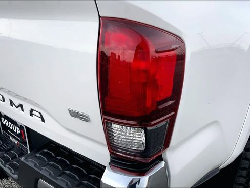 Used 2020 Toyota Tacoma SR5 image 30