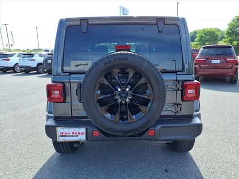 Used 2025 Jeep Wrangler Unlimited Sahara w/ Safety Group AWD/4WD image 7