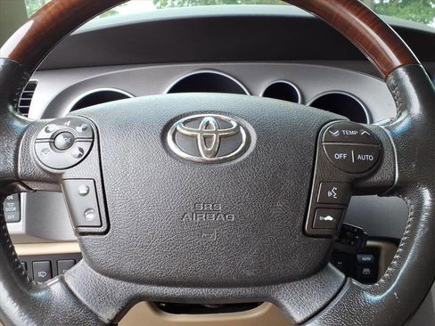 Used 2011 Toyota Sequoia Platinum image 27