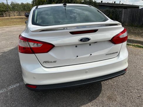 Used 2012 Ford Focus Titanium image 4