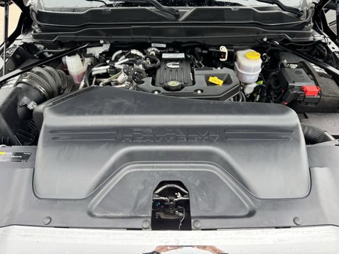 Used 2025 RAM 2500 Laramie AWD/4WD image 34