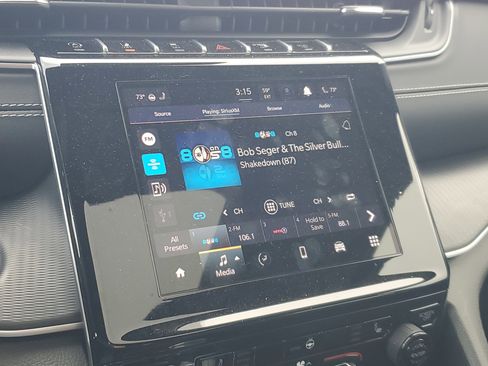 Used 2024 Jeep Grand Cherokee L Altitude image 16