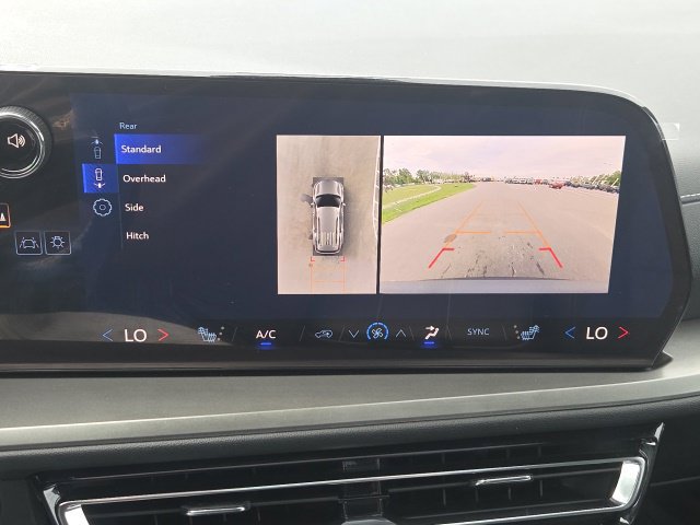 Used 2025 Chevrolet Traverse LT w/ Sun and Wheel Package FWD image 31