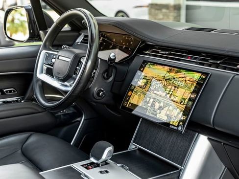 Used 2024 Land Rover Range Rover Long Wheelbase SE image 31