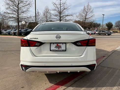 Used 2025 Nissan Altima 2.5 SV image 7