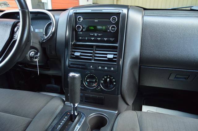 Used 2010 Ford Explorer Sport Trac XLT AWD/4WD image 10