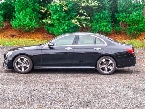 Used 2019 Mercedes-Benz E 300 4MATIC image 4