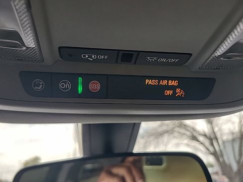 Used 2021 GMC Acadia SLE w/ Driver Convenience Package FWD image 20