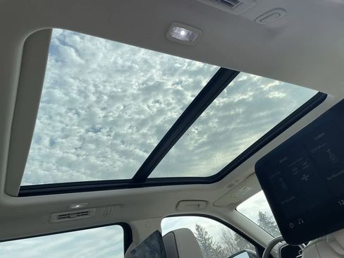 Used 2021 GMC Yukon XL Denali w/ Denali Ultimate Package image 22