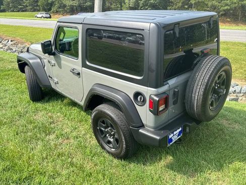 Used 2022 Jeep Wrangler Sport AWD/4WD image 6
