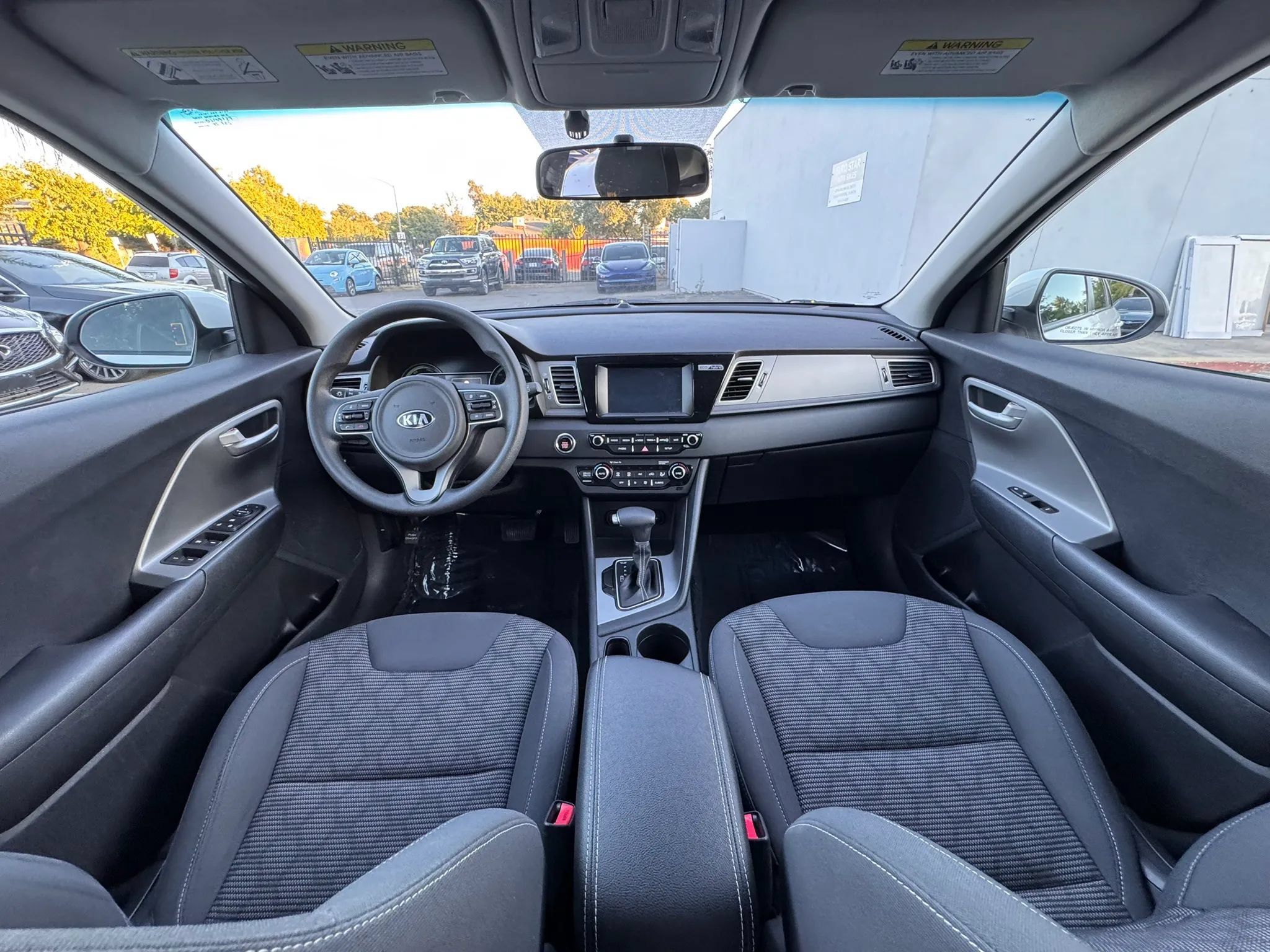 Used 2018 Kia Niro LX FWD image 18