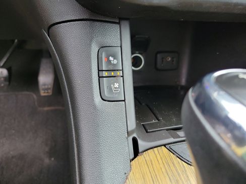 Used 2018 GMC Acadia Denali w/ Technology Package image 13