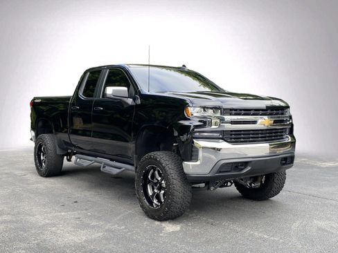 Used 2019 Chevrolet Silverado 1500 LT w/ All-Star Edition AWD/4WD image 2