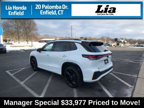 Used 2025 Volkswagen Tiguan SE R-Line image 11