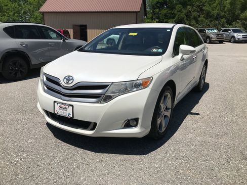 Used 2015 Toyota Venza XLE FWD image 4