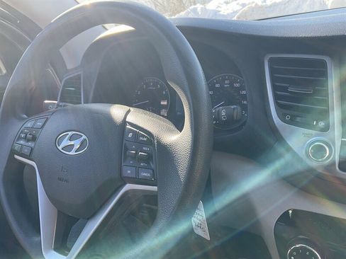 Used 2018 Hyundai Tucson SE image 21