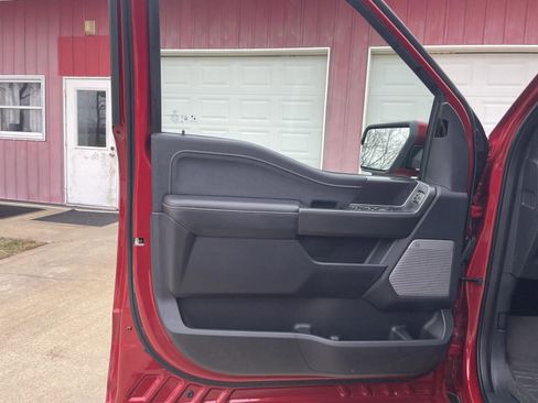 Used 2025 Ford F150 Lariat w/ Equipment Group 501A Mid image 12