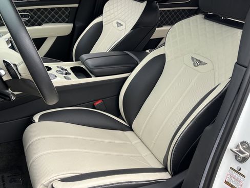 Certified 2023 Bentley Bentayga Speed image 17
