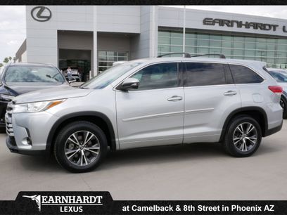 Used 2017 Toyota Highlander LE