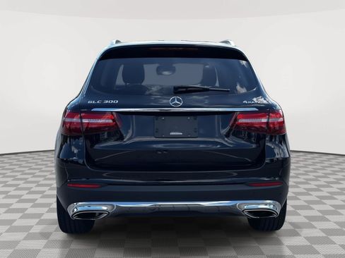 Used 2019 Mercedes-Benz GLC 300 4MATIC image 5