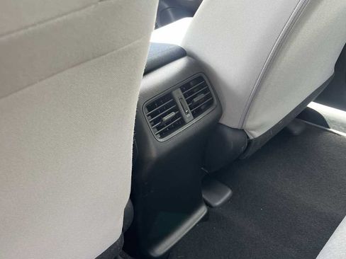 Used 2015 Honda CR-V LX image 37