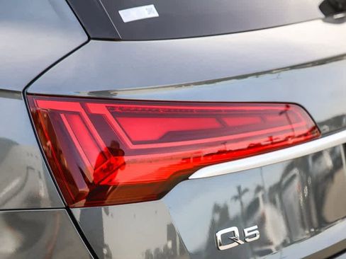 Used 2021 Audi Q5 e Premium w/ Convenience Package image 8