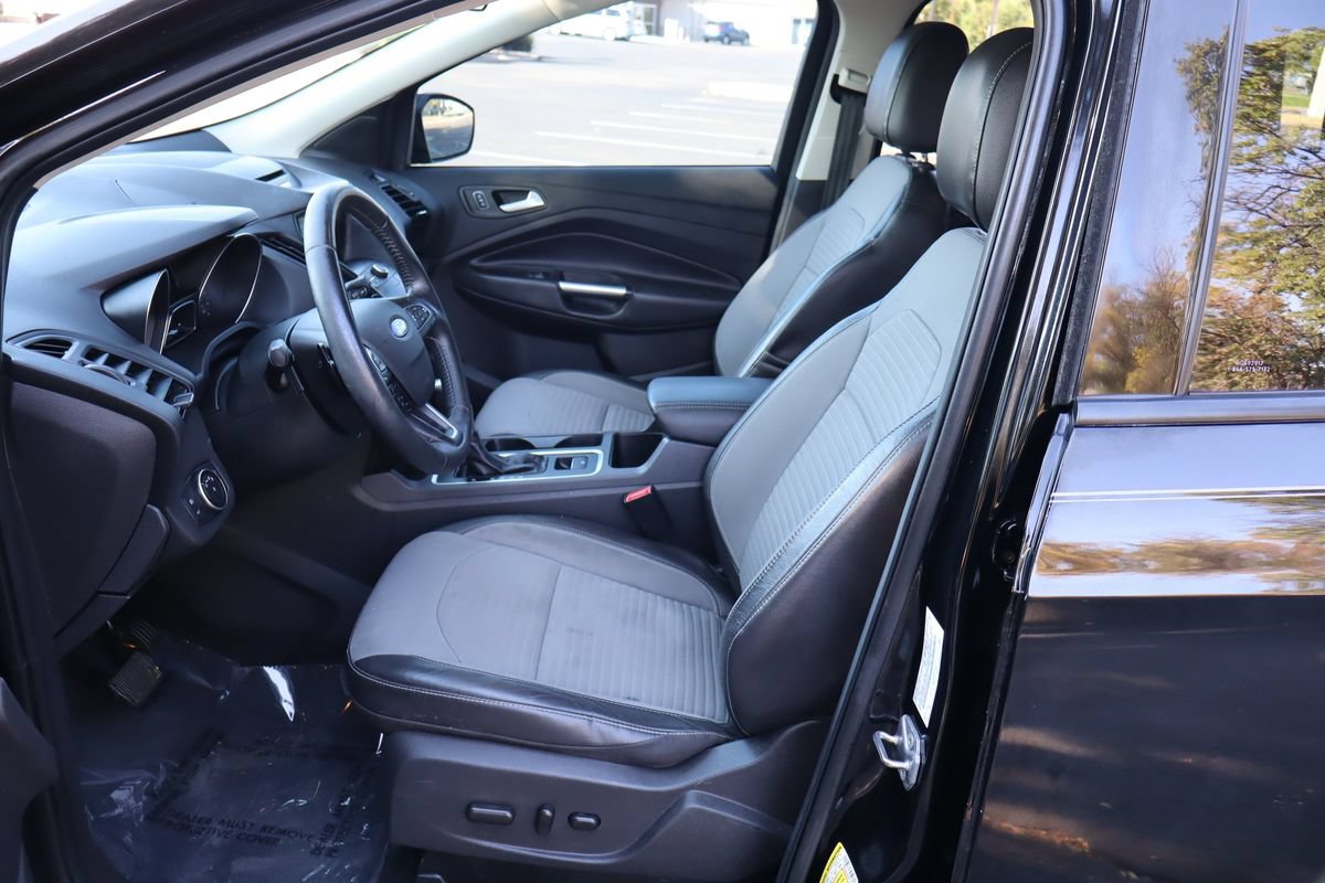 Used 2017 Ford Escape SE w/ Equipment Group 201A AWD/4WD image 19