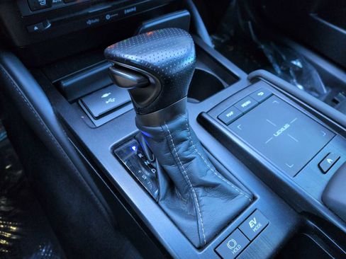 Used 2022 Lexus ES 300h F Sport w/ Accessory Package image 30