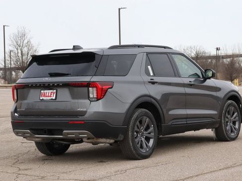 New 2026 Ford Explorer Active w/ Active Comfort Package image 8