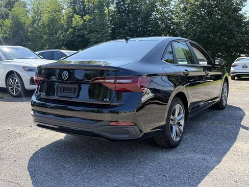 Used 2023 Volkswagen Jetta SE FWD image 5