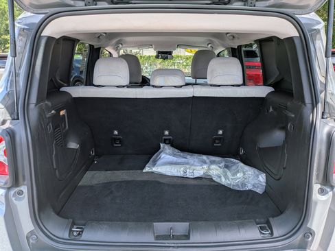 Used 2021 Jeep Renegade Latitude FWD image 13