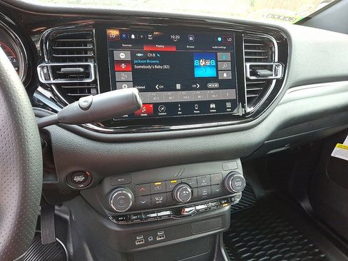 Used 2025 Dodge Durango AWD w/ Technology Group image 6
