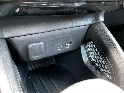 Certified 2025 Chevrolet TrailBlazer LT FWD image 35