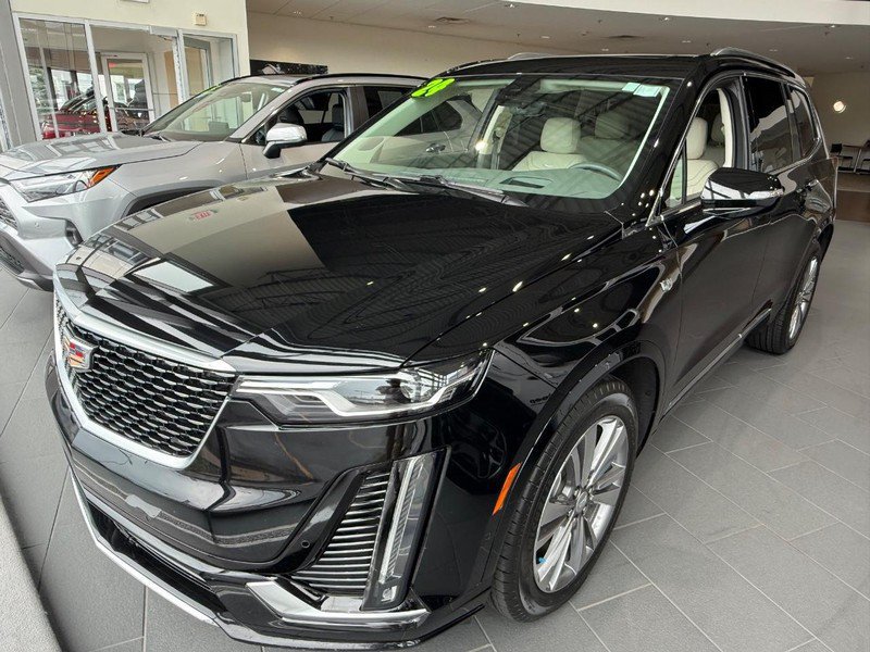 Used 2024 Cadillac XT6 Premium Luxury w/ Technology Package AWD/4WD image 7