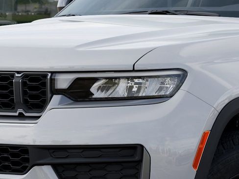 New 2026 Jeep Grand Cherokee L 4WD image 10