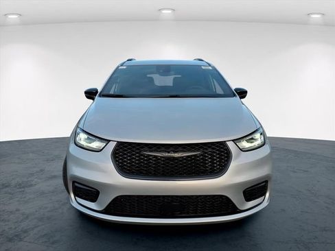 New 2026 Chrysler Pacifica Select AWD/4WD image 4