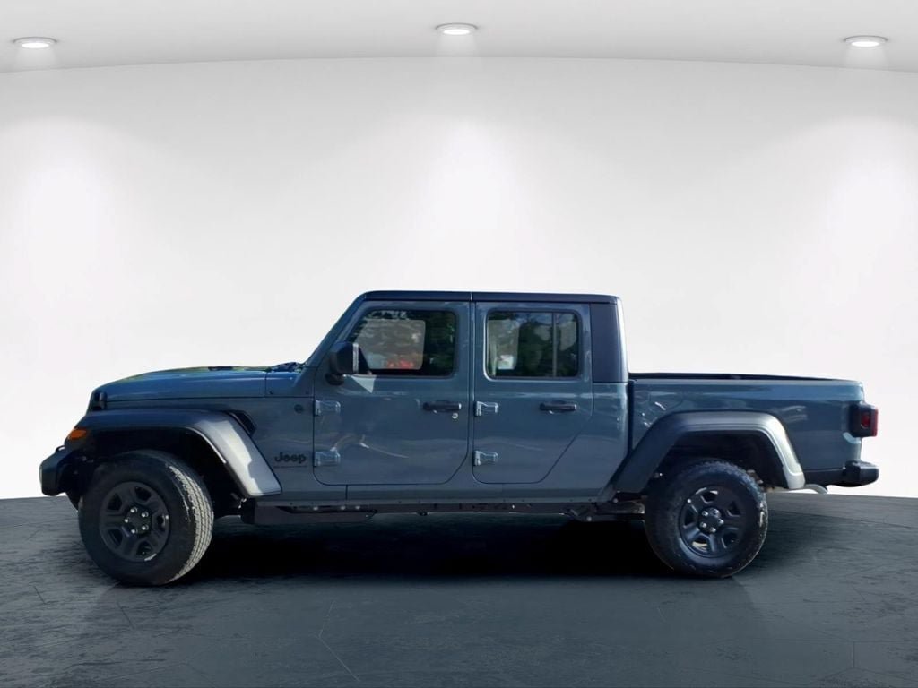 New 2026 Jeep Gladiator Sport AWD/4WD image 5
