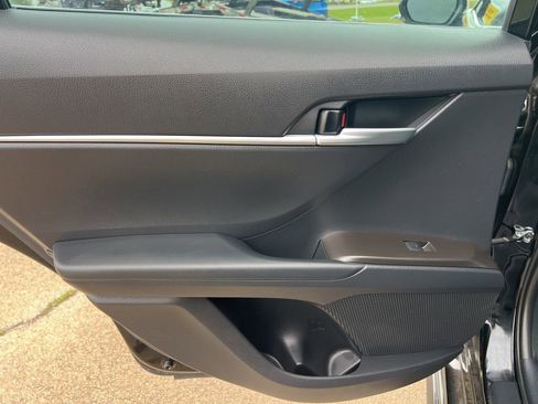 Used 2024 Toyota Camry SE FWD image 19