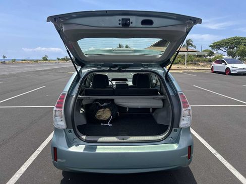 Used 2017 Toyota Prius V Three FWD image 19