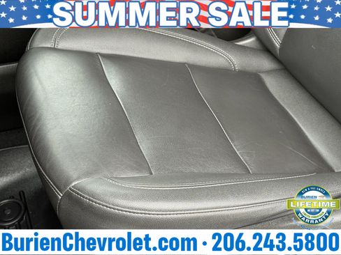 Used 2022 Chevrolet Suburban Z71 w/ Luxury Package AWD/4WD image 11