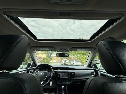 Used 2015 Toyota Corolla S Premium image 22